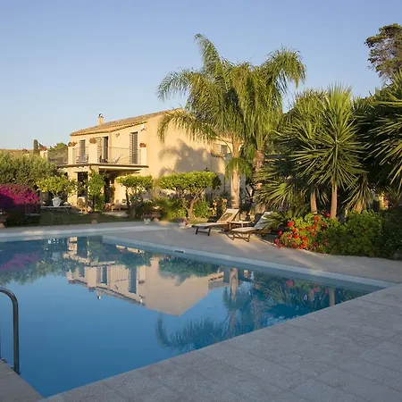לינה וארוחת בוקר Baglio Sant'andrea 4*